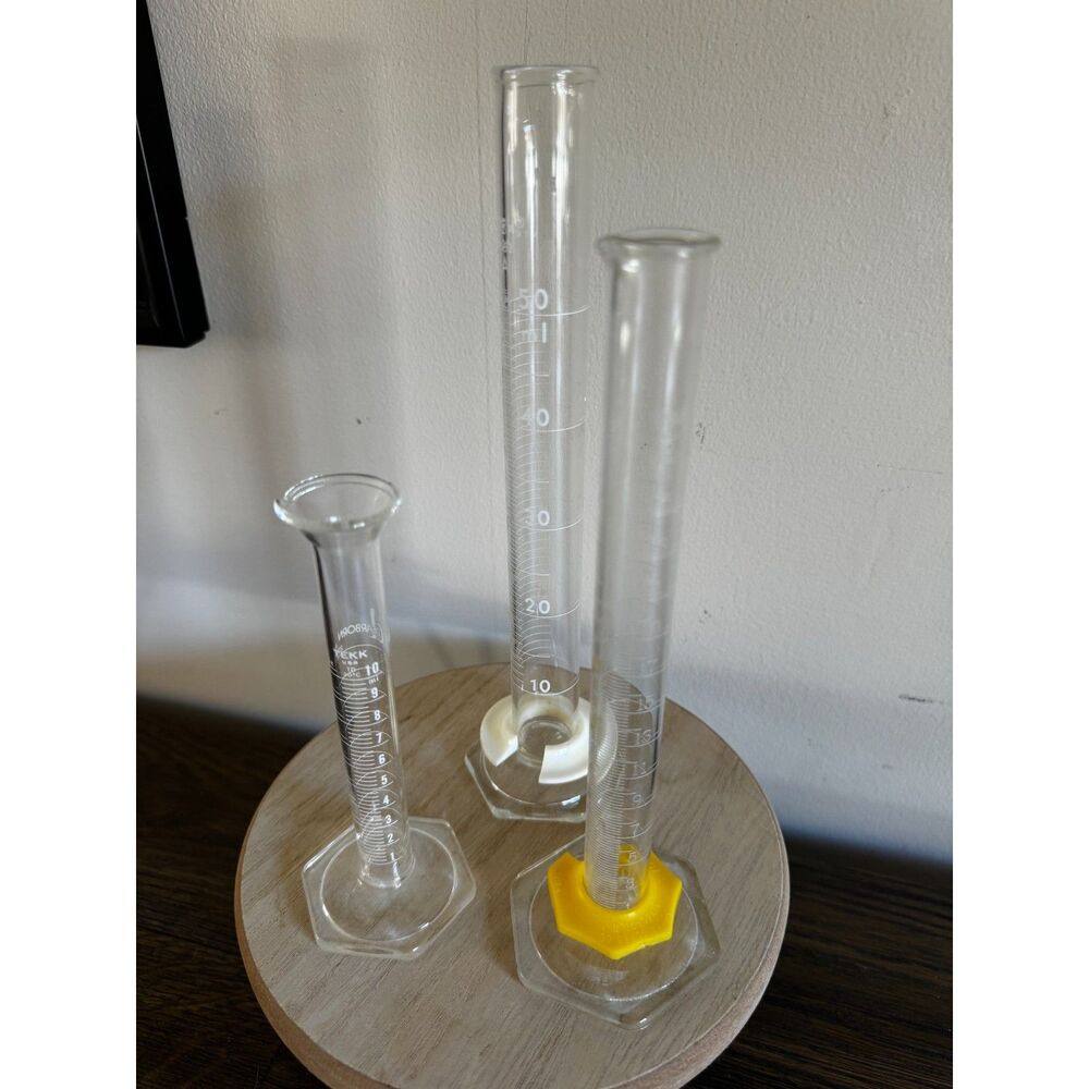 3 graduated cylinders Pyrex, Kimax, Dearborn